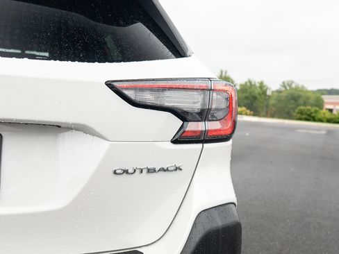 Used 2023 Subaru Outback Premium image 12