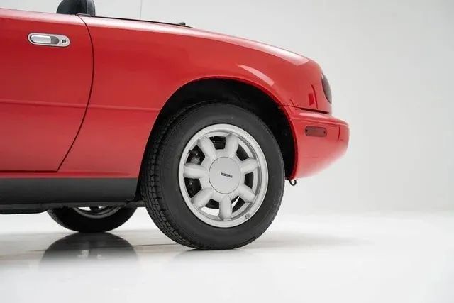 Used 1990 MAZDA MX-5 Miata RWD image 29