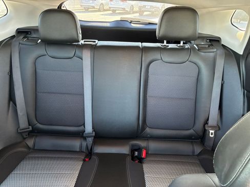 Used 2025 Chevrolet Trax LT FWD image 37