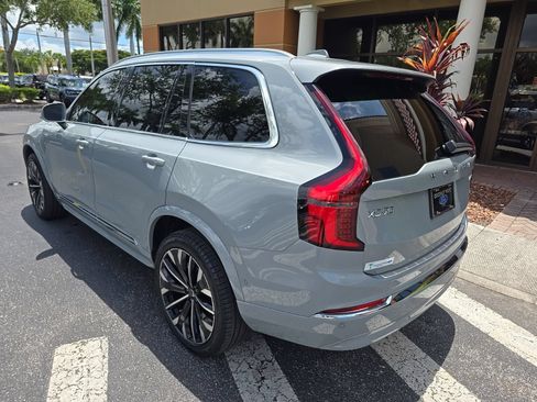Used 2025 Volvo XC90 T8 Ultra w/ Protection Package Premier AWD/4WD image 3