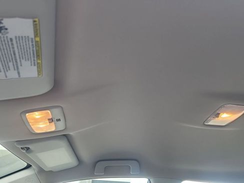 Used 2014 Toyota Corolla LE FWD image 17