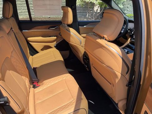 New 2026 Jeep Grand Cherokee Summit w/ Obsidian Package image 11