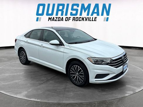 Used 2020 Volkswagen Jetta SE image 1