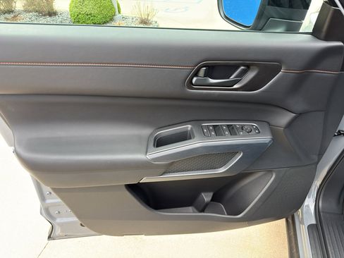 Used 2025 Nissan Pathfinder Rock Creek image 13