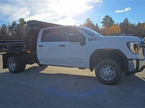 New 2025 GMC Sierra 3500 Pro w/ Convenience Package image 2