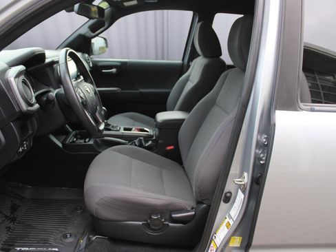 Used 2019 Toyota Tacoma image 32