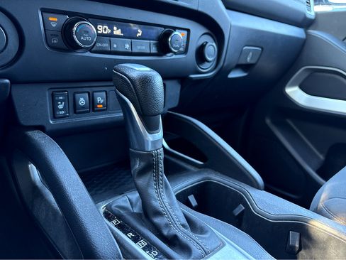 Used 2022 Nissan Frontier SV image 15