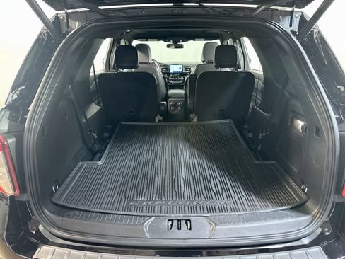 Used 2023 Ford Explorer ST-Line w/ Class IV Trailer Tow Package AWD/4WD image 11