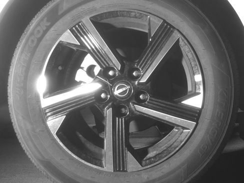 Used 2025 Nissan Sentra SV FWD image 15