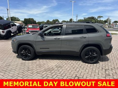 Used 2023 Jeep Cherokee Altitude Lux w/ Lux Elite Package AWD/4WD image 12