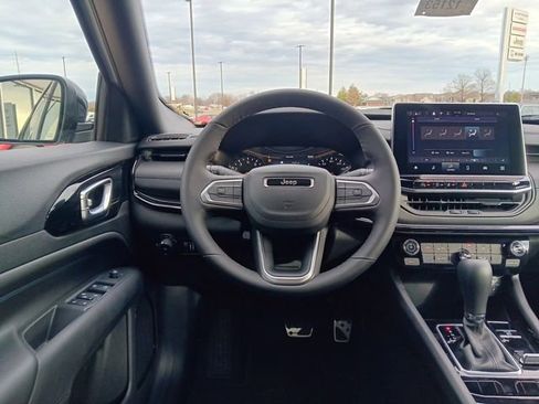 New 2026 Jeep Compass Latitude image 15