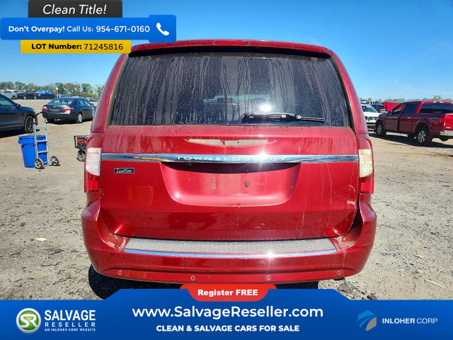 Used 2013 Chrysler Town & Country Touring-L w/ Driver Convenience Group FWD image 8
