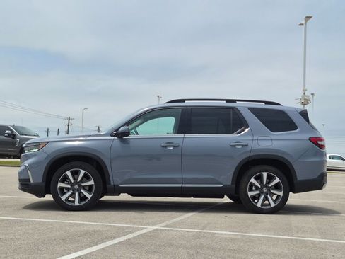 Used 2025 Honda Pilot Elite image 9