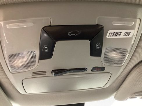 Used 2020 Toyota Sienna SE FWD image 23