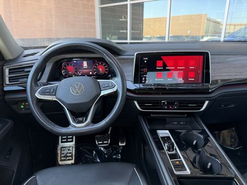 Used 2024 Volkswagen Atlas SEL Premium R-Line image 16
