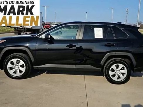 Used 2025 Toyota RAV4 LE image 5