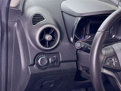 Used 2016 Chevrolet Trax LT w/ LT Convenience Package image 4