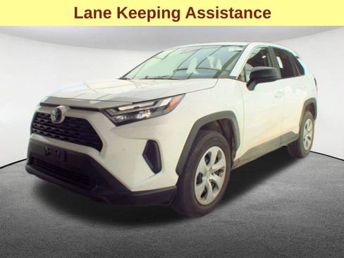 Used 2025 Toyota RAV4 LE AWD/4WD image 4