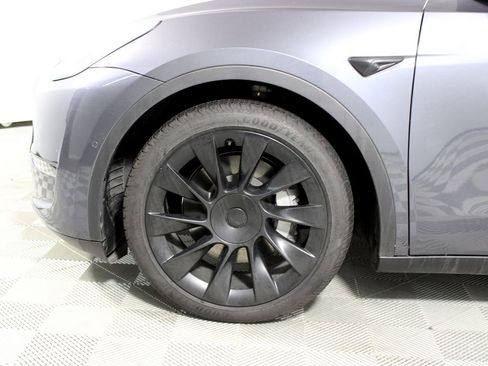 Used 2021 Tesla Model Y Long Range image 4