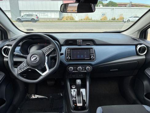 Used 2025 Nissan Versa SV FWD image 31