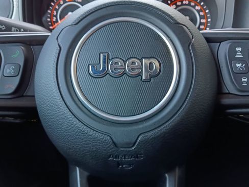 Used 2024 Jeep Wrangler Unlimited Sport AWD/4WD image 5