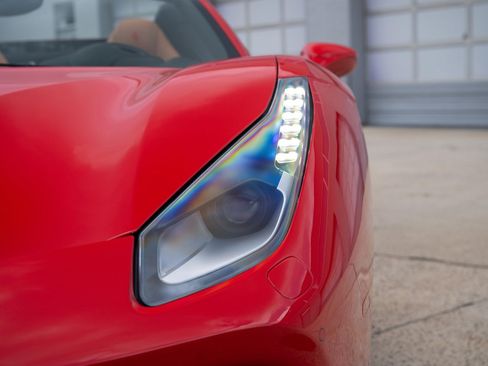 Used 2018 Ferrari 488 Spider RWD image 13