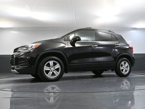 Used 2020 Chevrolet Trax LT w/ LT Convenience Package image 47
