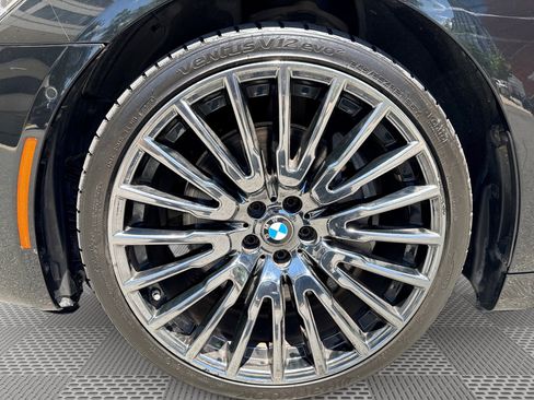 Used 2017 BMW 750i RWD image 19