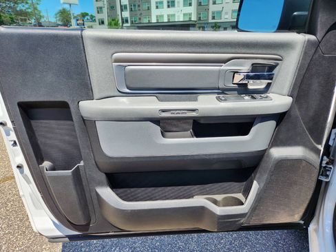 Used 2014 RAM 1500 Express RWD image 18