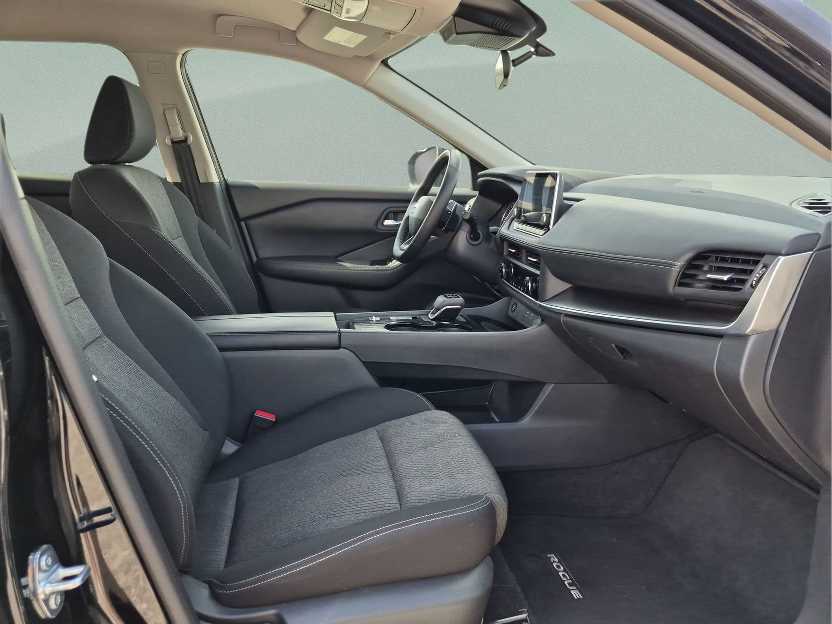 Used 2026 Nissan Rogue SV FWD image 19