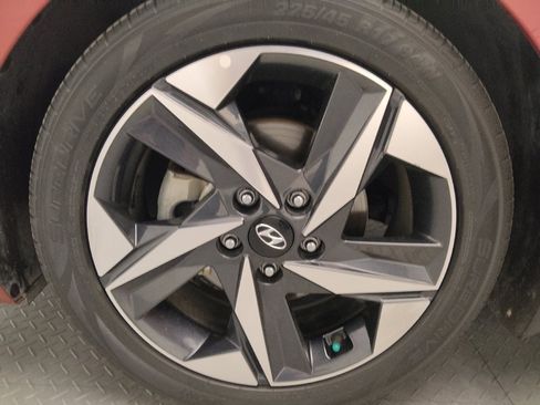 Used 2023 Hyundai Elantra Limited image 31