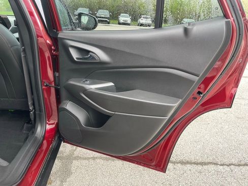 Used 2025 Chevrolet Trax LT w/ Driver Confidence Package image 18