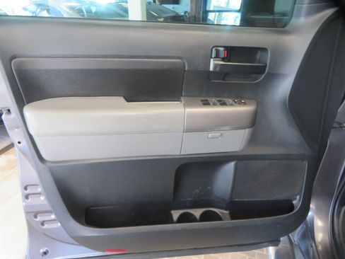 Used 2012 Toyota Tundra 4x4 Double Cab w/ Tow Pkg image 12