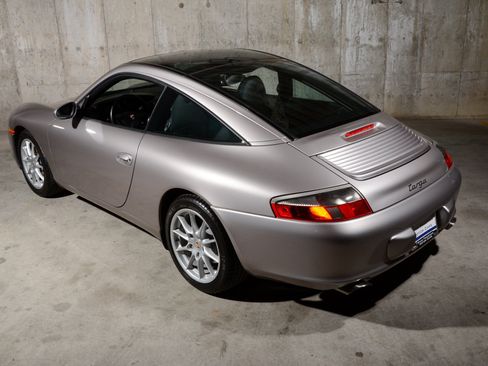 Used 2003 Porsche 911 Targa RWD image 21