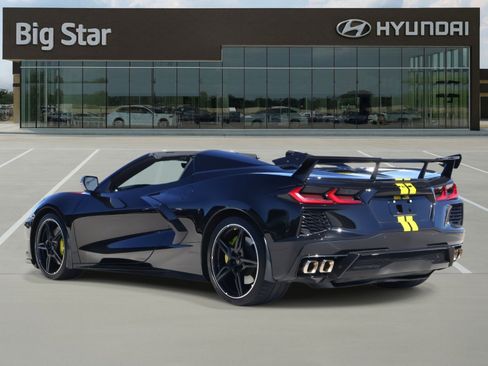 Used 2021 Chevrolet Corvette Stingray Premium Conv w/ Z51 Performance Package image 3