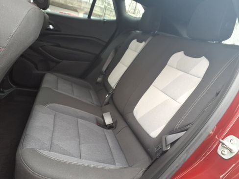 Used 2025 Chevrolet Trax RS w/ Sunroof Package image 13