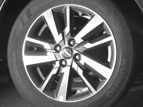 Used 2025 Nissan Versa SV image 15