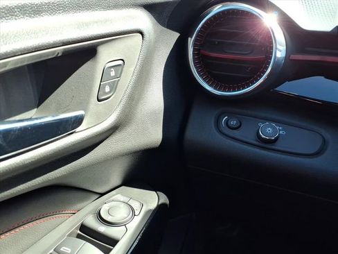 New 2026 Chevrolet Trax RS w/ Sunroof Package image 20