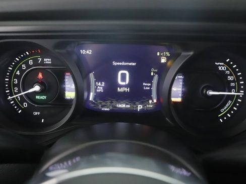 Used 2025 Jeep Wrangler Unlimited Sahara image 19