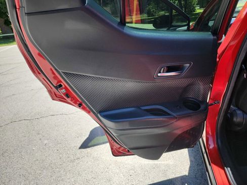 Used 2021 Toyota C-HR XLE FWD image 25