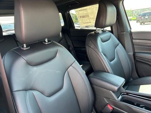 New 2025 Jeep Compass Limited w/ Sun & Sound Group image 32