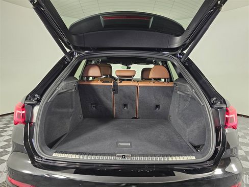 Used 2020 Audi Q3 2.0T Premium Plus w/ Premium Plus Package image 19