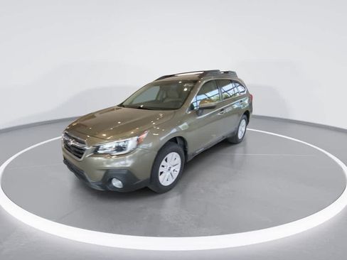Used 2018 Subaru Outback 2.5i Premium AWD/4WD image 4