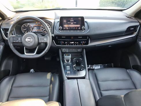 Used 2022 Nissan Rogue SV w/ SV Premium Package FWD image 9
