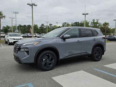 New 2026 Nissan Rogue SV FWD image 2