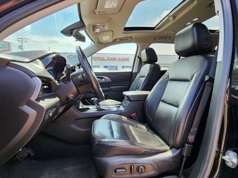 Used 2018 Chevrolet Traverse Premier AWD/4WD image 11