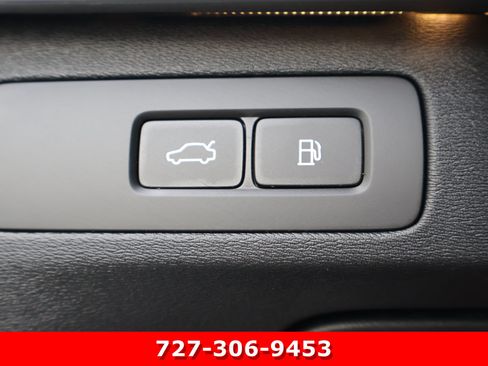 Used 2024 Volvo XC90 T8 Plus w/ Protection Package Premier AWD/4WD image 22