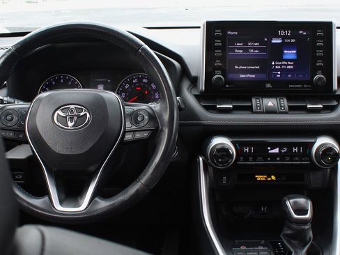 Used 2019 Toyota RAV4 XLE Premium image 22