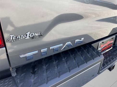 Used 2024 Nissan Titan SV w/ SV Convenience Package image 28