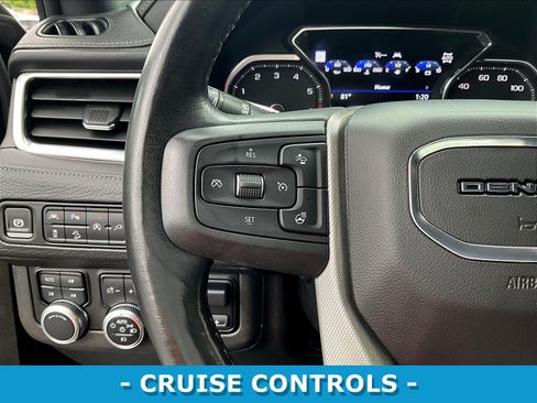 Used 2021 GMC Yukon XL Denali w/ Denali Premium Package AWD/4WD image 11